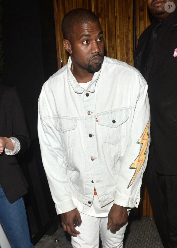 Kanye West arrive au restaurant le Nice Guy à West Hollywood le 15 juillet 2016.