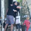 Exclusif - Katherine Heigl (enceinte) déjeune avec son mari Josh Kelley en terrasse à Los Feliz le 3 septembre 2016.