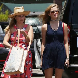 Exclusif - Reese Witherspoon et sa fille Ava Philippe à Venice Beach à Los Angeles, le 7juin 2015