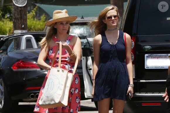 Exclusif - Reese Witherspoon et sa fille Ava Philippe à Venice Beach à Los Angeles, le 7juin 2015