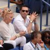 Hugh Jackman et sa femme Debora-Lee Furness lors des demi-finales hommes à l'US Open à New York le 9 septembre 2016.