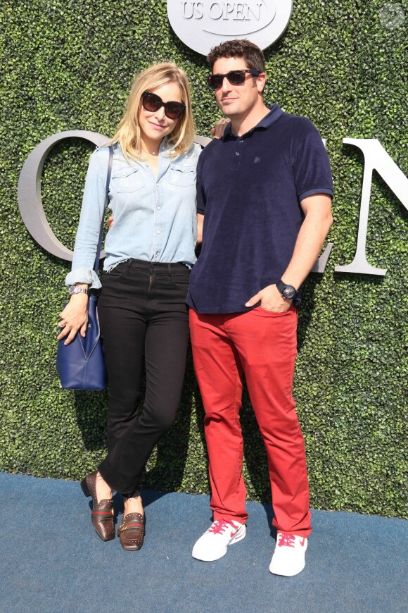 Jason Biggs et sa femme Jenny Mollen à l'USTA Billie Jean King National Tennis Center à Flushing Meadows lors des demi-finales hommes à l'US Open le 9 septembre 2016. © John Barrett/Globe Photos/Zuma Press/Bestimage