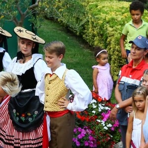 Le prince Albert II et la princesse Charlene de Monaco ont pris part avec leur fils le prince -héréditaire Jacques de Monaco au traditionnel pique-nique (cavagnëtu) de rentrée organisé le 10 septembre 2016 pour les Monégasques dans le parc Princesse Antoinette. Deux arbres ont été plantés et bénis en son honneur et celui de sa soeur la princesse Gabriella, absente. © Olivier Huitel /Pool restreint Monaco / Bestimage