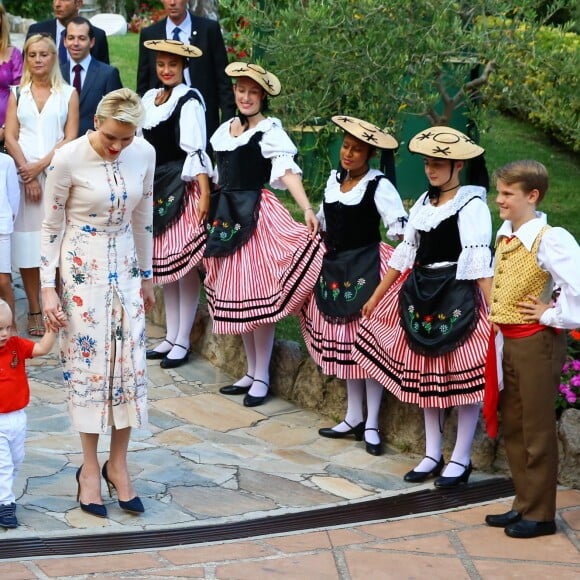 Le prince Albert II et la princesse Charlene de Monaco ont pris part avec leur fils le prince -héréditaire Jacques de Monaco au traditionnel pique-nique (cavagnëtu) de rentrée organisé le 10 septembre 2016 pour les Monégasques dans le parc Princesse Antoinette. Deux arbres ont été plantés et bénis en son honneur et celui de sa soeur la princesse Gabriella, absente. © Olivier Huitel /Pool restreint Monaco / Bestimage