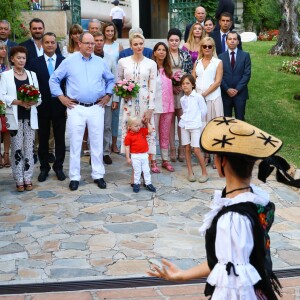 Le prince Albert II et la princesse Charlene de Monaco ont pris part avec leur fils le prince héréditaire Jacques de Monaco au traditionnel pique-nique (cavagnëtu) de rentrée organisé le 10 septembre 2016 pour les Monégasques dans le parc Princesse Antoinette. Deux arbres ont été plantés et bénis en son honneur et celui de sa soeur la princesse Gabriella, absente. © Olivier Huitel /Pool restreint Monaco / Bestimage