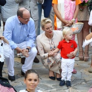 Le prince Albert II et la princesse Charlene de Monaco ont pris part avec leur fils le prince héréditaire Jacques de Monaco, fasciné par les danseuses, au traditionnel pique-nique (cavagnëtu) de rentrée organisé le 10 septembre 2016 pour les Monégasques dans le parc Princesse Antoinette. Deux arbres ont été plantés et bénis en son honneur et celui de sa soeur la princesse Gabriella, absente. © Olivier Huitel /Pool restreint Monaco / Bestimage