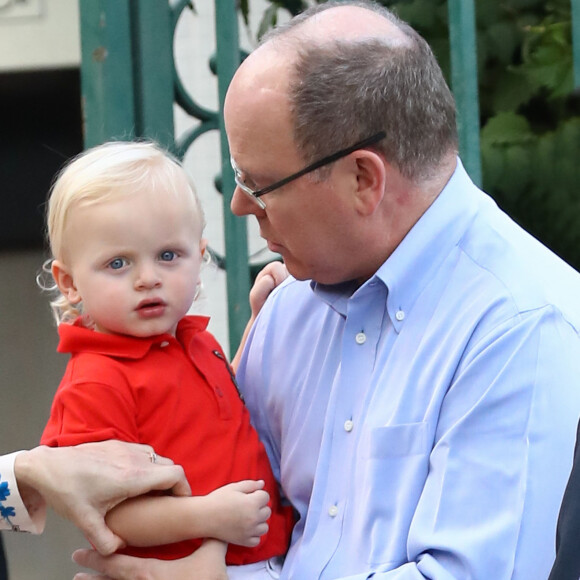 Le prince Albert II et la princesse Charlene de Monaco ont pris part avec leur fils le prince héréditaire Jacques de Monaco au traditionnel pique-nique (cavagnëtu) de rentrée organisé le 10 septembre 2016 pour les Monégasques dans le parc Princesse Antoinette. Deux arbres ont été plantés et bénis en son honneur et celui de sa soeur la princesse Gabriella, absente. © Olivier Huitel /Pool restreint Monaco / Bestimage