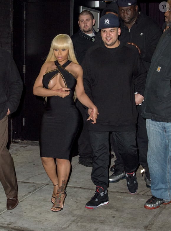 Blac Chyna et son fiancé Rob Kardashian quittent le club "Queens" de New York le 14 avril 2016.