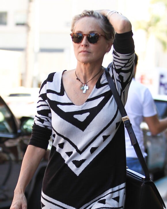Exclusive - Sharon Stone va déjeuner à Beverly Hills le 14 septembre 2016.