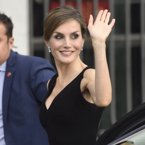 La reine Letizia d'Espagne le 15 septembre 2016, jour de son 44e anniversaire, à l'inauguration de la saison de l'Opéra (Teatro Real) de Madrid, avec Otello de Verdi.