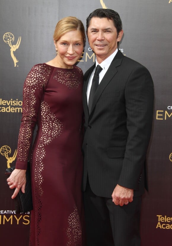 Lou Diamond Phillips et sa femme Yvonne Boismier Phillips à la soirée Creative Arts Emmy Awards au théâtre The Microsoft à Los Angeles, le 11 septembre 2016