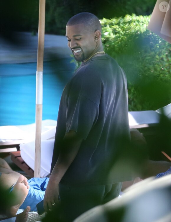 Kanye West au bord de la piscine de son hôtel à Miami Le 16 septembre 2016