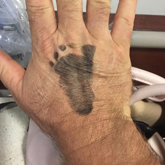 Alec Baldwin a dévoilé cette photo représentant le pied de son fils Leonardo sur Instagram, le 18 septembre 2016