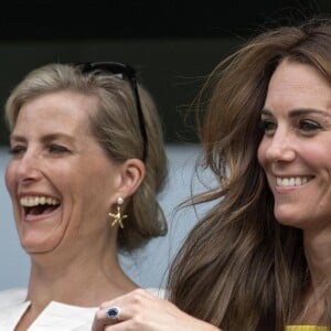 La comtesse Sophie de Wessex et la duchesse Catherine de Cambridge à Wimbledon le 7 juillet 2016.