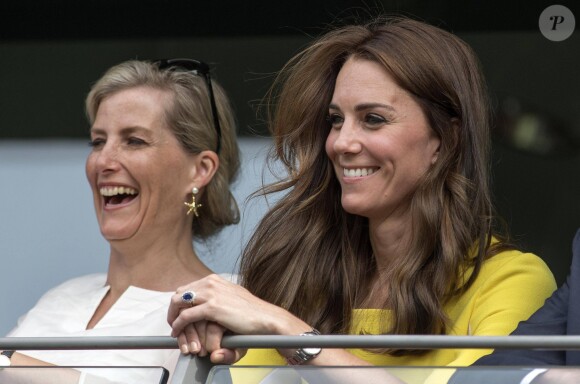 La comtesse Sophie de Wessex et la duchesse Catherine de Cambridge à Wimbledon le 7 juillet 2016.