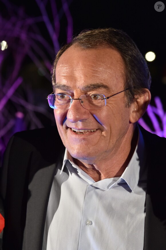 Jean-Pierre Pernaut - Présentation de la nouvelle voiture de Margot Laffite, Jean-Pierre et Olivier Pernaut pour le trophée Andros à Paris le 26 novembre 2015. La compagnie des Bateaux-Mouches est leur partenaire officiel. © Lionel Urman / Bestimage