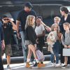 Exclusif - Angelina Jolie et ses enfants Shiloh, Knox, Vivienne, Pax et Zahara Jolie-Pitt arrivent à l'aéroport de Los Angeles pour prendre un vol, le 6 novembre 2015.