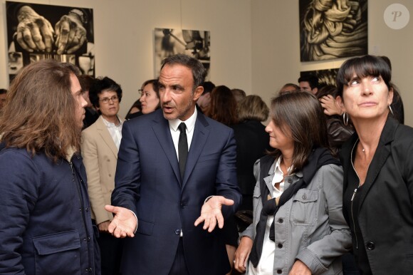 Nikos Aliagas - Vernissage de l'exposition de Nikos Aliagas "Mémoires de Mains" à la Galerie Guillaume à Paris, France, le 20 septembre 2016. Exposition au profit de l'association "Grégory Lemarchal". © Veeren/Bestimage