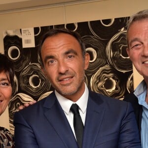 Nikos Aliagas, Laurence et Pierre Lemarchal (Parents de Grégory Lemarchal) - Vernissage de l'exposition de Nikos Aliagas "Mémoires de Mains" à la Galerie Guillaume à Paris, France, le 20 septembre 2016. Exposition au profit de l'association "Grégory Lemarchal". © Veeren/Bestimage