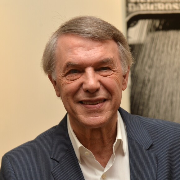 Salvatore Adamo - Vernissage de l'exposition de Nikos Aliagas "Mémoires de Mains" à la Galerie Guillaume à Paris, France, le 20 septembre 2016. Exposition au profit de l'association "Grégory Lemarchal". © Veeren/Bestimage20/09/2016 - Paris
