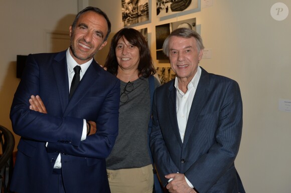 Nikos Aliagas, Anne Marcassus et Salvatore Adamo - Vernissage de l'exposition de Nikos Aliagas "Mémoires de Mains" à la Galerie Guillaume à Paris, France, le 20 septembre 2016. Exposition au profit de l'association "Grégory Lemarchal". © Veeren/Bestimage