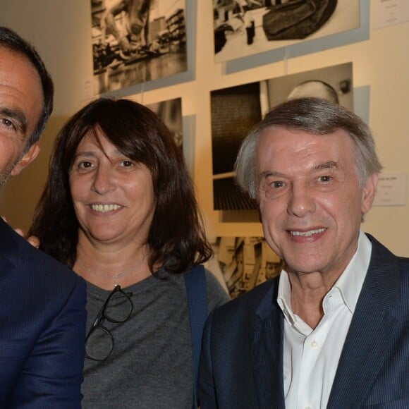 Nikos Aliagas, Anne Marcassus et Salvatore Adamo - Vernissage de l'exposition de Nikos Aliagas "Mémoires de Mains" à la Galerie Guillaume à Paris, France, le 20 septembre 2016. Exposition au profit de l'association "Grégory Lemarchal". © Veeren/Bestimage