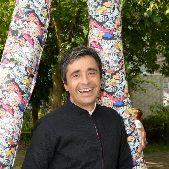 Exclusif - Ariel Wizman - Dans le cadre du lancement de la nouvelle collection "Kenzo Kids" Printemps-Eté 2017 sur le thème du voyage, la pelouse des Ateliers du jardin a été envahi par des apprentis explorateurs. Accompagnés d'une gourde et d'un sac à dos, ils ont exploré tous les recoins,recueilli des indices, répondu à des questions afin de trouver toutes les surprises bien cachées. Martin, Joseph, Lou et Léa ont profité de cette belle après-midi ensoleillée accompagnés de leurs mamans. Le 17 septembre 2016. © Rachid Bellak / Bestimage