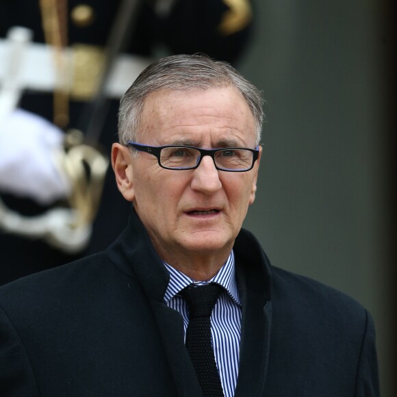 André Vallini, secrétaire d'état chargé de la Réforme territoriale sortant du premier conseil des ministres de l'année et la cérémonie des voeux du président au palais de l'Elysée à Paris, le 5 janvier 2015.