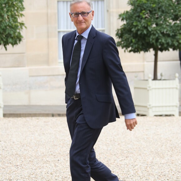 André Vallini, secrétaire d'état chargé de la Réforme territoriale au palais de l'Elysée à Paris le 22 octobre 2014 pour assister à la remise de décoration au premier ministre Manuel Valls qui va recevoir la grand-croix de l'ordre national du Mérite des mains du président de la République François Hollande.
