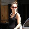Olivia Wilde, enceinte, rejoint son compagnon Jason Sudeikis pour un déjeuner à New York, le 3 août 2016.