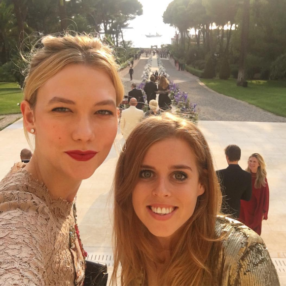 Karlie Kloss et la princesse Beatrice d'York au mariage du collectionneur et marchand d'art Alberto Mugrabi, dit Tico, et de sa compagne Colby Jordan, le week-end du 24 septembre 2016 à l'Hôtel du Cap-Eden-Roc. Photo Instagram.