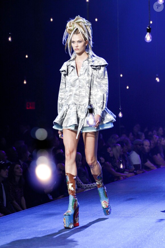 Karlie Kloss défilant pour Marc Jacobs lors de la Fashion Week de New York à Washington le 15 septembre 2016. © Gerardo Somoza/Startraks/ABACAPRESS.COM