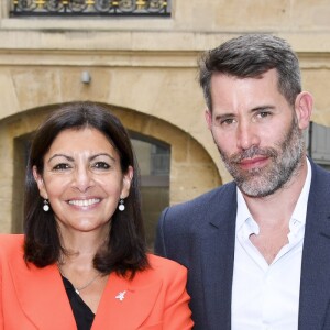 Anne Hidalgo et Jalil Lespert - Présentation du film promotionnel réalisé par Jalil Lespert par la Mairie de Paris pour tenter de relancer la fréquentation touristique dans la capitale à Paris, France, le 22 septembre 2016. Le film met en lumière le dynamisme de Paris en 2016 à travers des parisiens et des visiteurs. La Tour Eiffel, Montmartre, le Louvre, l'Opéra Garnnier, la gastronomie, les amoureux, toutes les images véhiculées par Paris y sont dans ce film de 2'30 avec en musique de fond "Just need your love" du groupe Hyphen Hyphen. © Pierre Perusseau/Bestimage