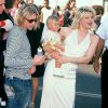 Kurt Cobain, Courtney Love et Frances Cobain lors des MTV Video Music Awards en 1993