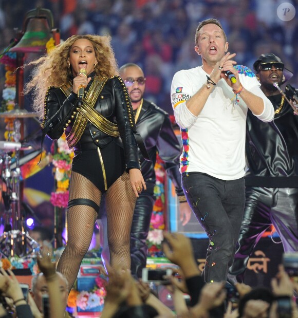 Beyonce et Chris Martin lors du show de la mi-temps de la finale du Super Bowl le 7 février 2016.