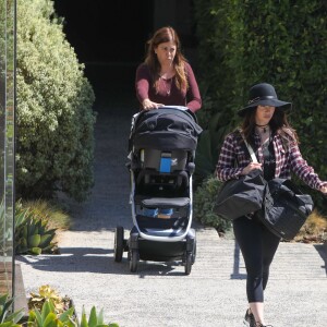 Megan Fox avec son fils Journey pour se rendre dans le salon de coiffure AndyLeCompte à Los Angeles le 29 septembre 2016.