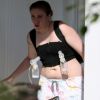 Exclusif - Lena Dunham et Allison Williams sur le tournage d'une scène de la saison 6 de la série 'Girls' à New York le 27 septembre 2016.
