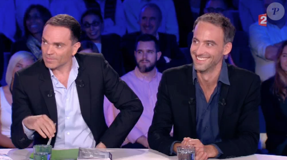 Raphaël Glucksmann bousculé par Yann Moix au sujet de Léa Salamé dans "On n'est pas couché" sur France 2. Le 1er octobre 2016.