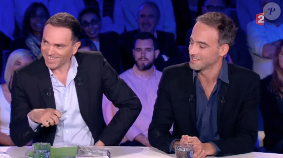 Raphaël Glucksmann bousculé par Yann Moix au sujet de Léa Salamé dans "On n'est pas couché" sur France 2. Le 1er octobre 2016.