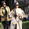 Kim Kardashian va déjeuner avec sa mère Kris Jenner au restaurant L'Avenue à Paris, le 2 octobre 2016