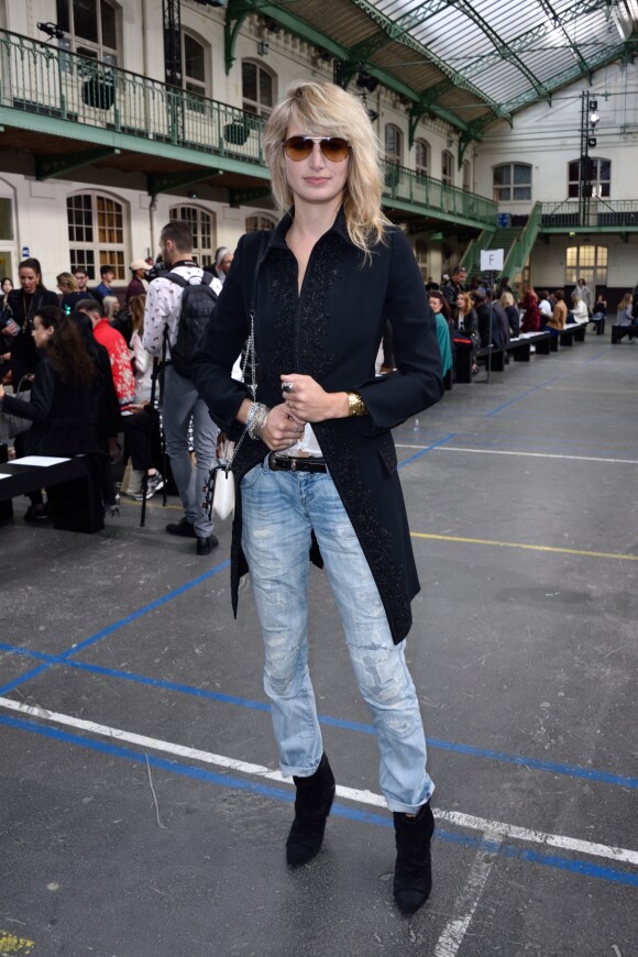 Pauline Lefèvre - Défilé de mode "John Galliano", collection prêt-à-porter rintemps-été 2017 au lycée Carnot. Paris, le 2 octobre 2016.