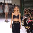 Défilé de mode "John Galliano", collection prêt-à-porter rintemps-été 2017 au lycée Carnot. Paris, le 2 octobre 2016.
