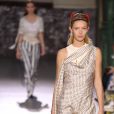 Défilé de mode "John Galliano", collection prêt-à-porter rintemps-été 2017 au lycée Carnot. Paris, le 2 octobre 2016.