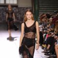 Défilé de mode "John Galliano", collection prêt-à-porter rintemps-été 2017 au lycée Carnot. Paris, le 2 octobre 2016.
