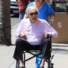 Exclusif - No Web - Kirk Douglas, en fauteuil roulant, se rend à un rendez-vous médical à Beverly Hills le 29 juin 2016. L'acteur aura 100 ans le 9 décembre 2016.