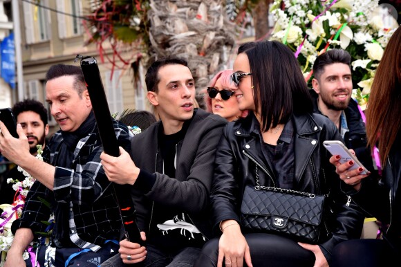 Jean-Marc Généreux, Grégoire Lyonnet et sa compagne Alizée - La troupe de Danse avec les Stars participe à la 4ème bataille de Fleurs dans le cadre du Carnaval 2016 à Nice le 24 février 2016. Elle a profité de sa présence à Nice lors de sa tournée pour faire un passage sur le Corso sur le char de la Reine du Carnaval. Cette année le thème du Carnaval était "Les Médias". La manifestation se termine dimanche 28 février. © Bruno Bebert/Bestimage