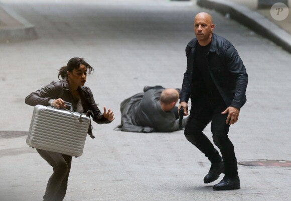 Exclusif - Vin Diesel et Michelle Rodriguez sur le tournage de "Fast & Furious 8" à Atlanta, le 12 juillet 2016.