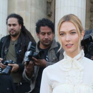 Karlie Kloss - Défilé Shiatzy Chen (collection prêt-à-porter printemps-été 2017) au Grand Palais. Paris, le 4 octobre 2016. © CVS/Veeren/Bestimage