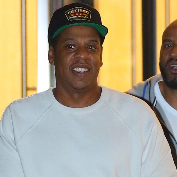 Jay-Z sort d'une longue journée au bureau à New-York le 5 octobre 2016.