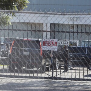 Kim Kardashian et ses enfants Saint et North, accompagnés de Kris Jenner, sont de retour à Los Angeles après quelques jours à New York, le 6 octobre 2016.